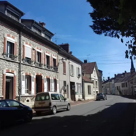 Le Voltaire